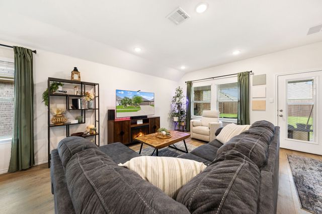 1111 Baldwin Lane, Ennis, TX 75119