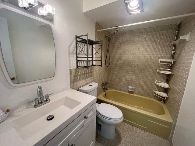 1000 NE 14th Avenue 401, Hallandale Beach, FL 33009