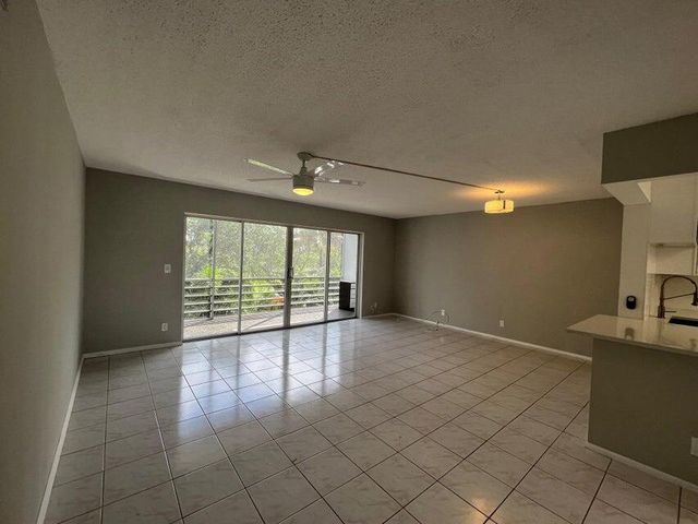 1000 NE 14th Avenue 401, Hallandale Beach, FL 33009