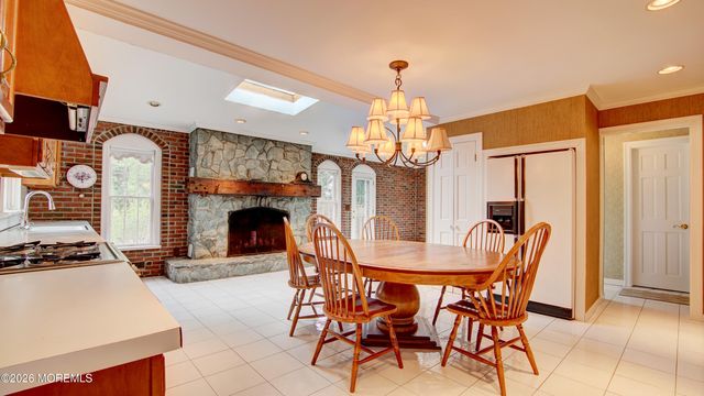 8 Brentwood Avenue, Freehold, NJ 07728