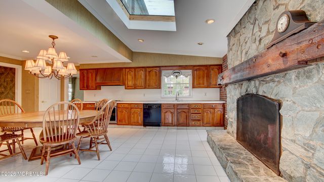 8 Brentwood Avenue, Freehold, NJ 07728