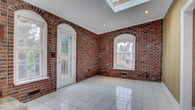 8 Brentwood Avenue, Freehold, NJ 07728