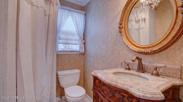 8 Brentwood Avenue, Freehold, NJ 07728