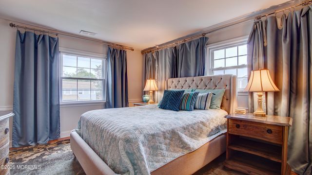 8 Brentwood Avenue, Freehold, NJ 07728