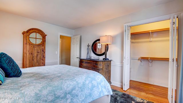 8 Brentwood Avenue, Freehold, NJ 07728