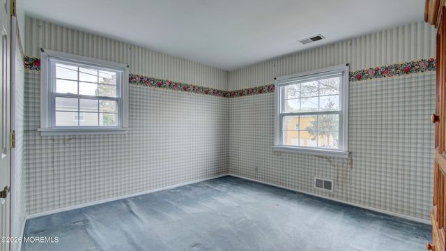 8 Brentwood Avenue, Freehold, NJ 07728