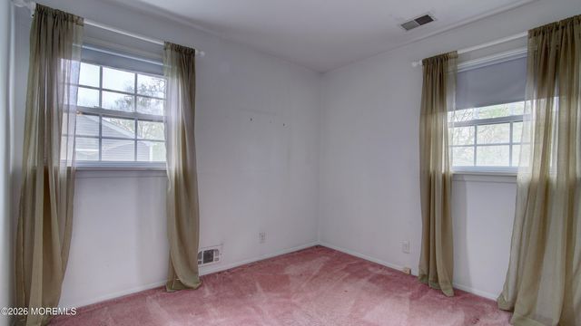 8 Brentwood Avenue, Freehold, NJ 07728