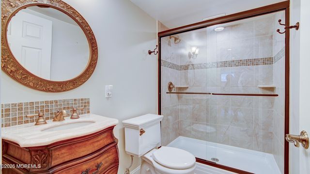 8 Brentwood Avenue, Freehold, NJ 07728