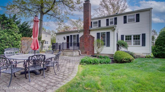 8 Brentwood Avenue, Freehold, NJ 07728