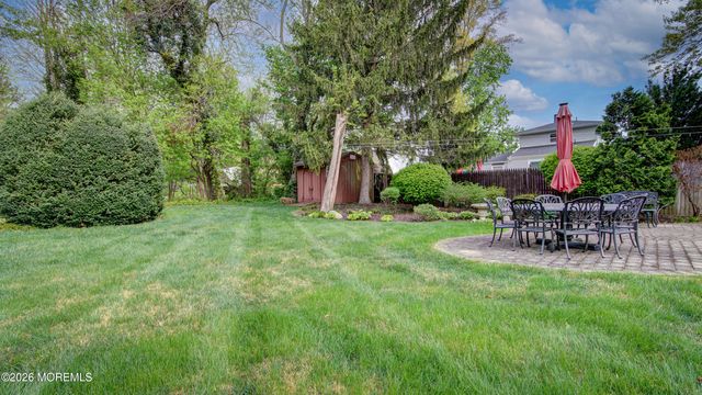 8 Brentwood Avenue, Freehold, NJ 07728