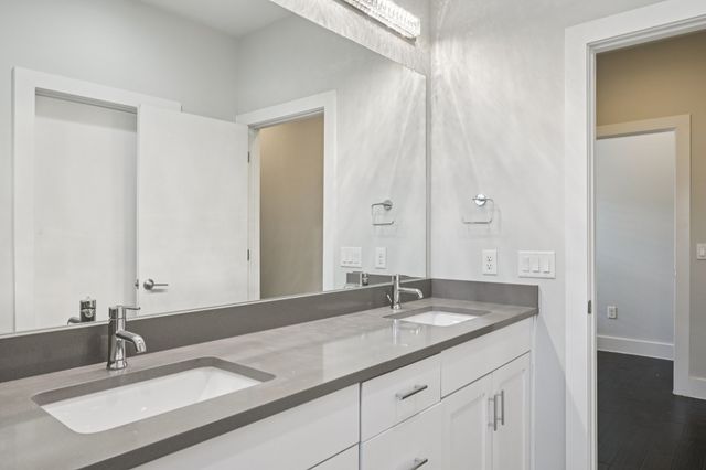 656 Bishop Heights Lane, Dallas, TX 75208