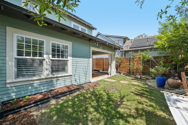 656 Bishop Heights Lane, Dallas, TX 75208