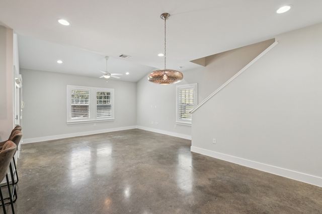 656 Bishop Heights Lane, Dallas, TX 75208