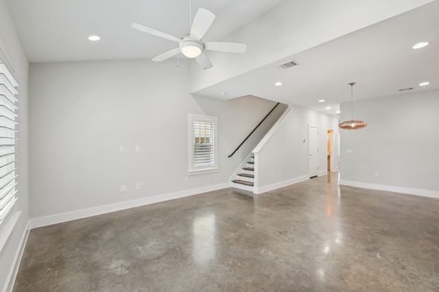 656 Bishop Heights Lane, Dallas, TX 75208