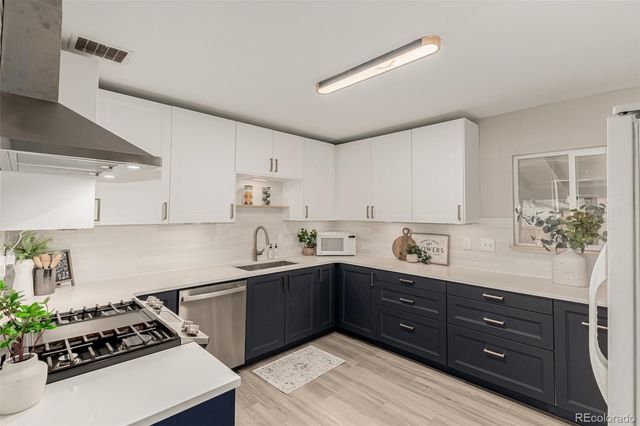 821 Victor Street, Aurora, CO 80011