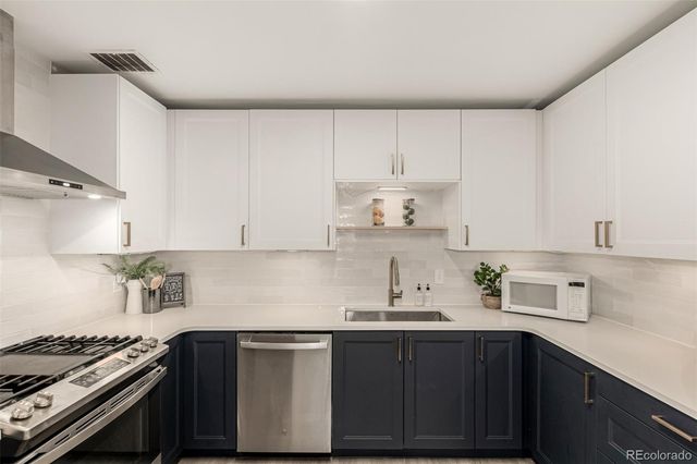 821 Victor Street, Aurora, CO 80011