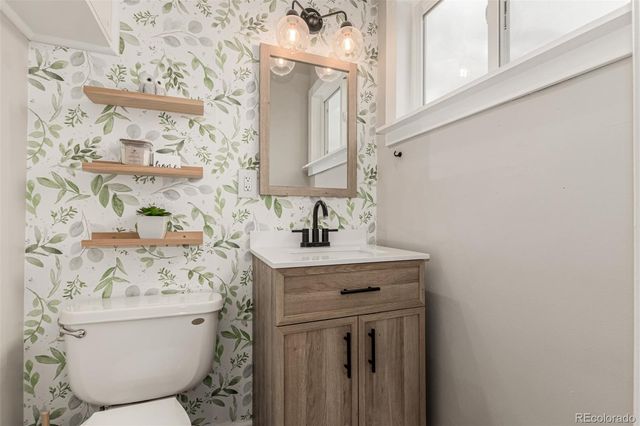 821 Victor Street, Aurora, CO 80011