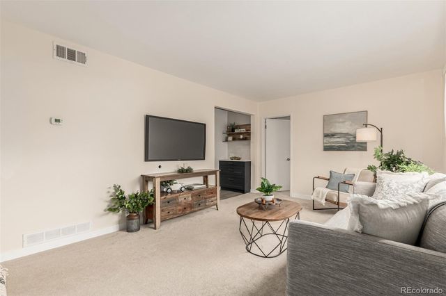 821 Victor Street, Aurora, CO 80011