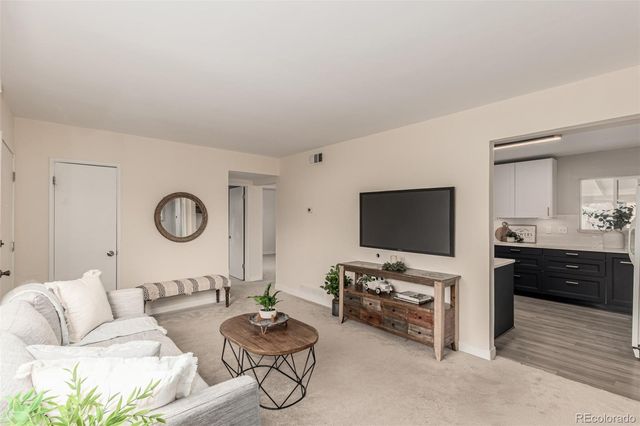 821 Victor Street, Aurora, CO 80011