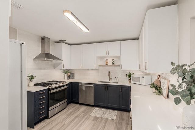 821 Victor Street, Aurora, CO 80011