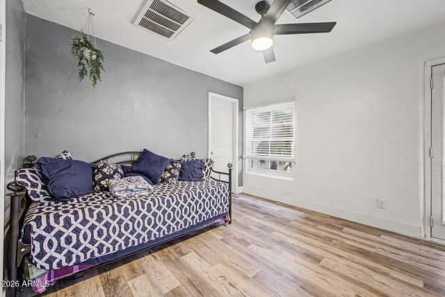 2429 W MORTEN Avenue, Phoenix, AZ 85021