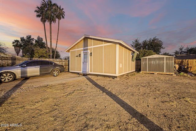 2429 W MORTEN Avenue, Phoenix, AZ 85021