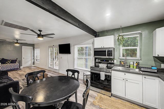 2429 W MORTEN Avenue, Phoenix, AZ 85021