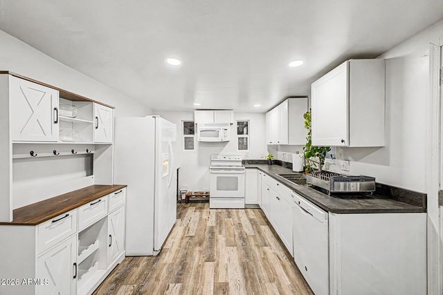 2429 W MORTEN Avenue, Phoenix, AZ 85021