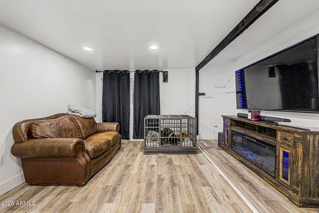 2429 W MORTEN Avenue, Phoenix, AZ 85021