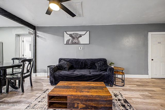 2429 W MORTEN Avenue, Phoenix, AZ 85021