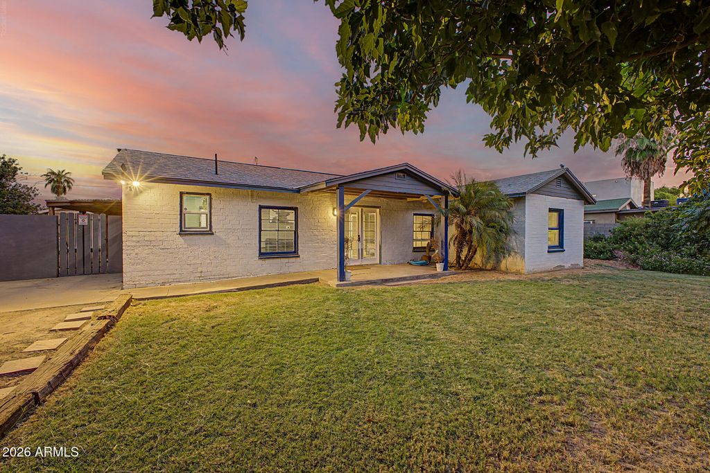 2429 W MORTEN Avenue, Phoenix, AZ 85021