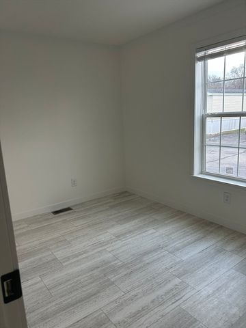 181 Boston Post Rd 64, Marlborough, MA 01752