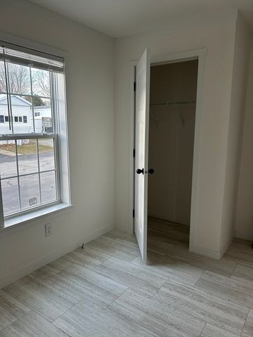 181 Boston Post Rd 64, Marlborough, MA 01752