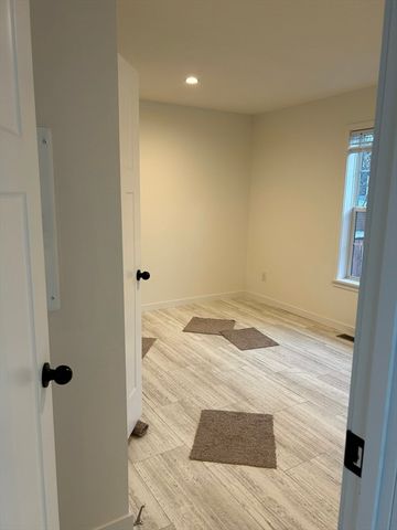 181 Boston Post Rd 64, Marlborough, MA 01752