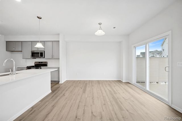 1906 Salt Springs Drive, Saline, MI 48176