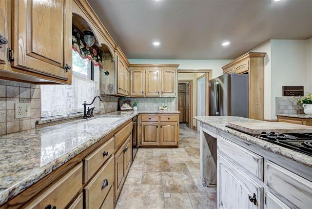 1504 Turtlecreek Road, Edmond, OK 73013