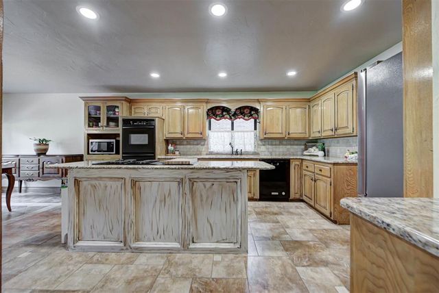 1504 Turtlecreek Road, Edmond, OK 73013