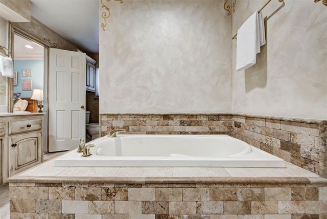 1504 Turtlecreek Road, Edmond, OK 73013