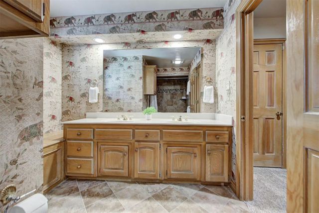 1504 Turtlecreek Road, Edmond, OK 73013