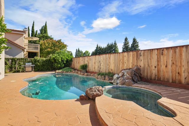 10242 Creek Trail Cir, Stockton, CA 95209