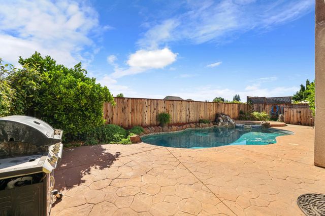 10242 Creek Trail Cir, Stockton, CA 95209