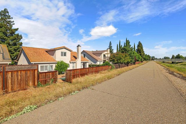 10242 Creek Trail Cir, Stockton, CA 95209