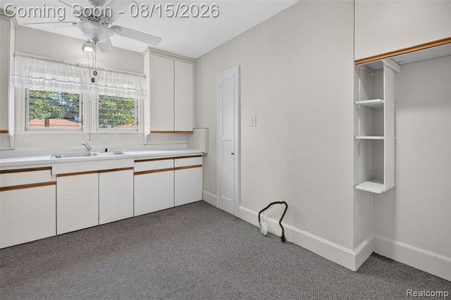 9235 Hubert Avenue, Allen Park, MI 48101