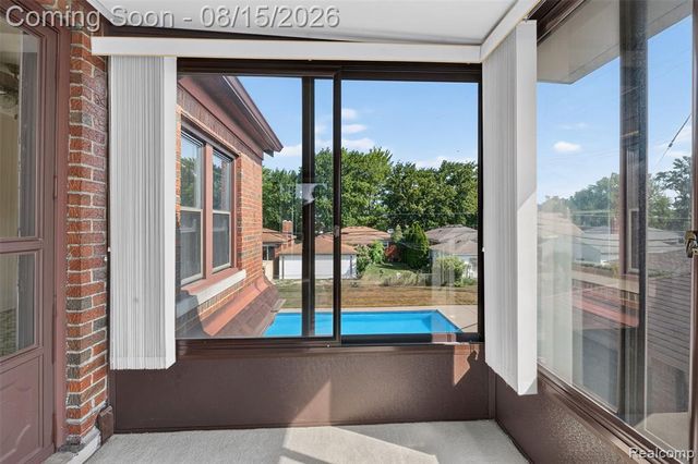 9235 Hubert Avenue, Allen Park, MI 48101