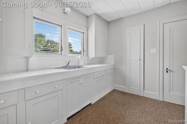 9235 Hubert Avenue, Allen Park, MI 48101