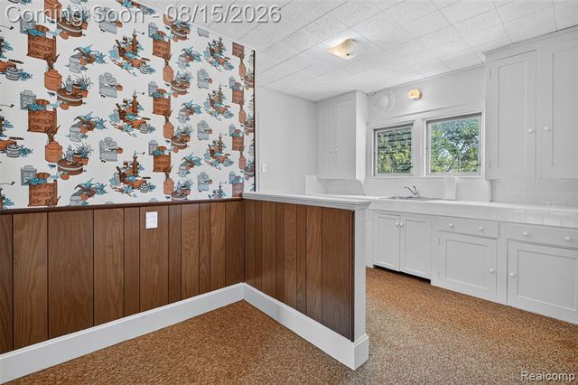 9235 Hubert Avenue, Allen Park, MI 48101