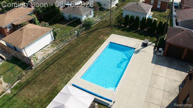 9235 Hubert Avenue, Allen Park, MI 48101