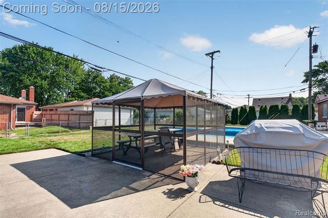 9235 Hubert Avenue, Allen Park, MI 48101