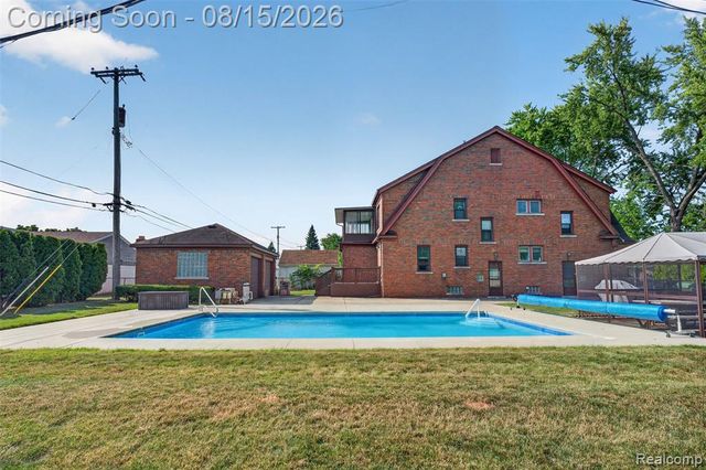 9235 Hubert Avenue, Allen Park, MI 48101