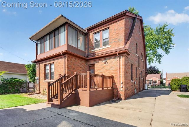 9235 Hubert Avenue, Allen Park, MI 48101
